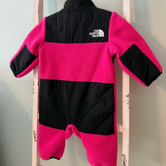 The North Face Pink and Black Baby Girl One Piece Fleece Snow Suit 3-6 Months - Picture 3 of 7